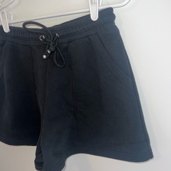 SOLD•• BO+TEE BLACK SWEAT SHORTS MEDIUM - Picture 7 of 11